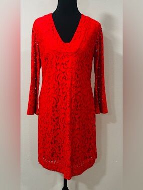 Taylor Ref Lace V-Neck Long Sleeve Dress